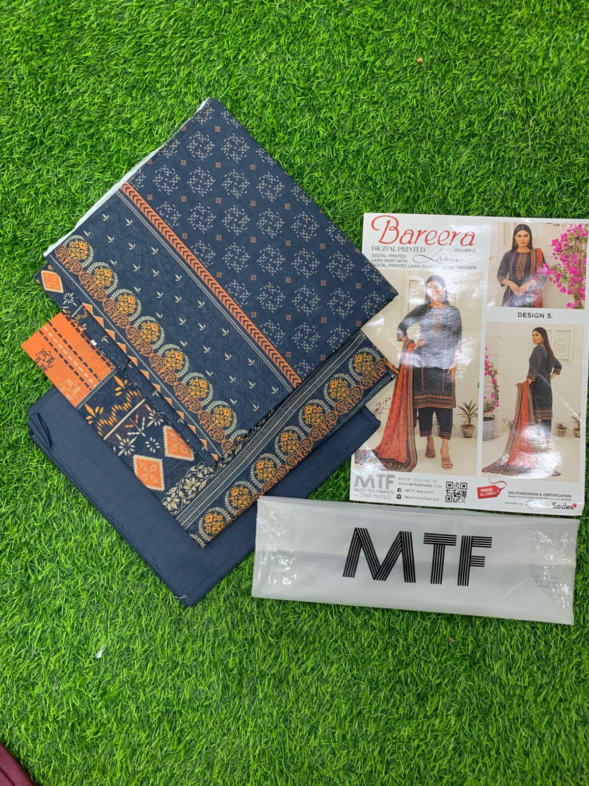 Bareera D4 Digital Printed Unstitched 3PC Lawn Suit with Dupatta – Qasrelibas