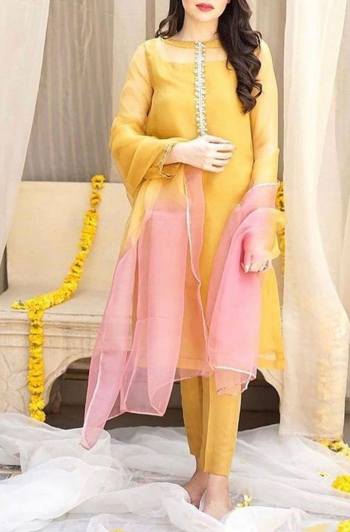 Grace 09 — 3PC Stitched Organza Suit with Gota & Sitara Detail + Organza Dupatta | Qasrelibas
