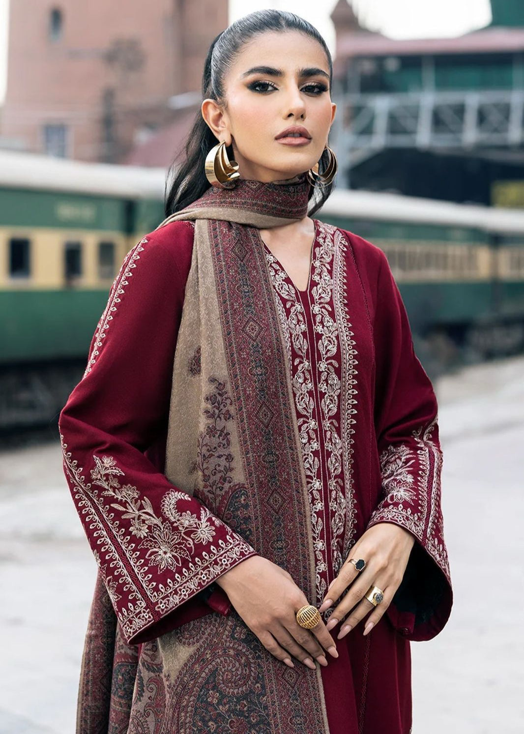 Unstitched Suits – Pakistani Lawn, Khaddar & Partywear Fabrics