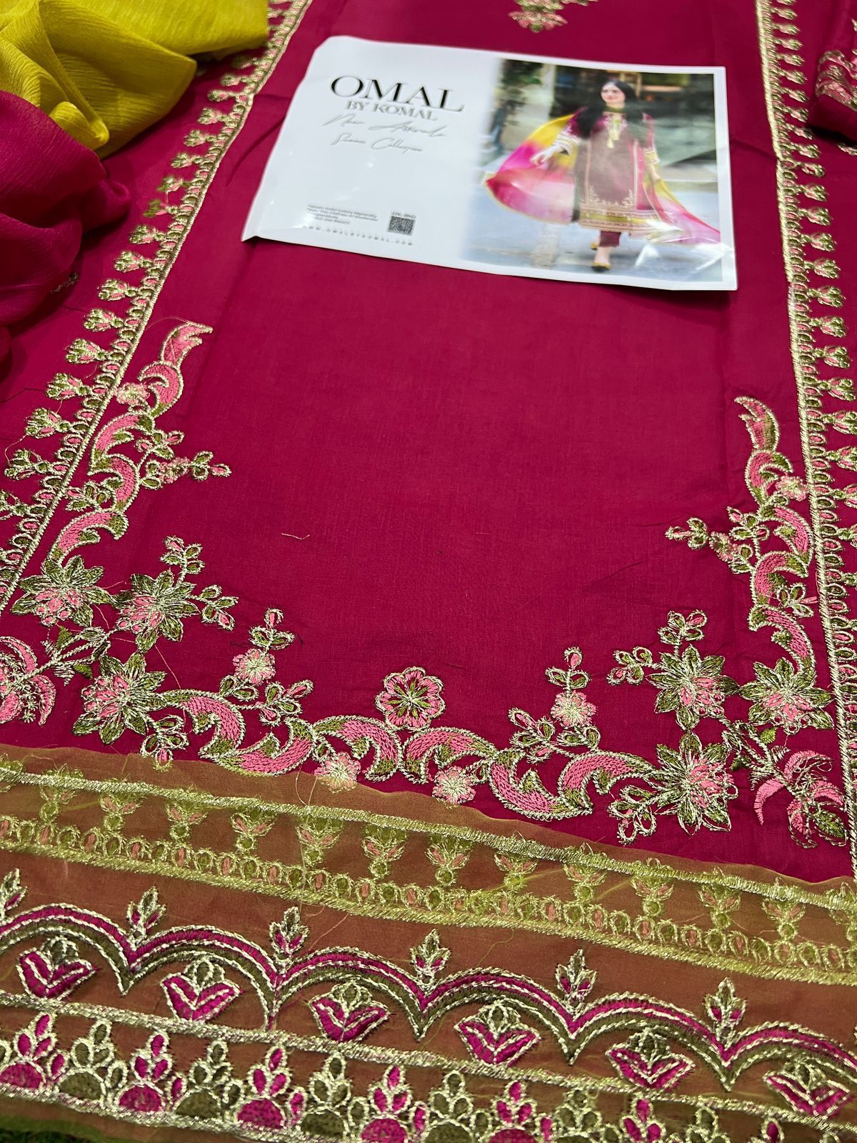 Embroidered Unstitched 3PC Lawn Suit with Tie & Dye Chiffon Dupatta – Qasrelibas
