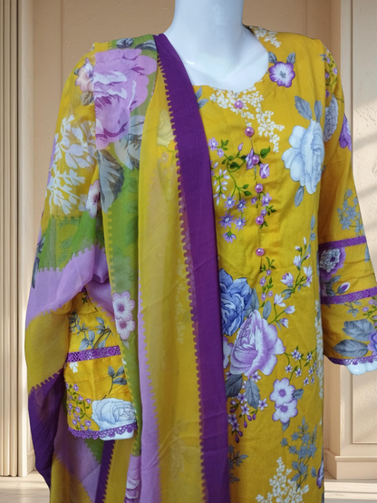 Bloom 01 – Elegant 3PC Printed Lawn Suit with Matching Lace Detailing