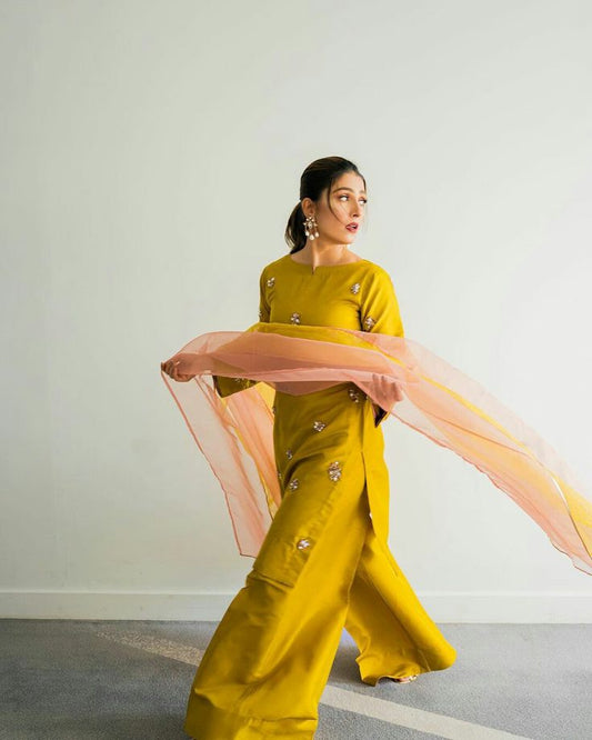 Grace 05 — 3PC Stitched Raw Silk Suit with Stone Work & Organza Dupatta | Qasrelibas