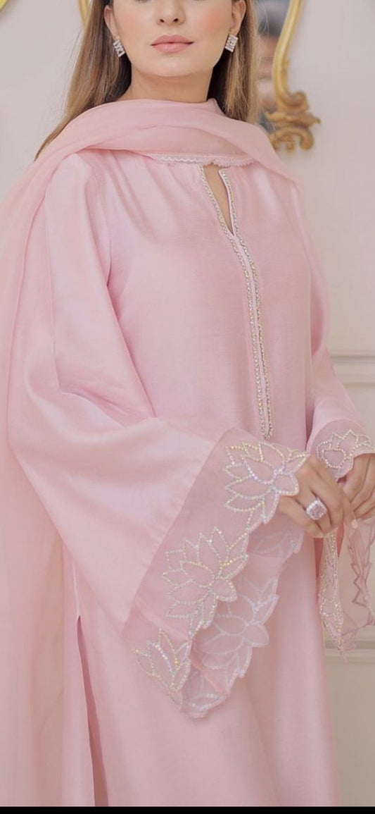 Grace 04 — 3PC Stitched Silk Suit, Stone-Chain Neckline & Organza Dupatta | Qasrelibas